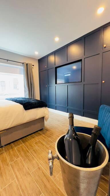 Apartamento The King'S Parlour Whitehead Exterior foto